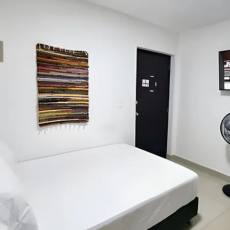 Ed Santo Tomas Laureles Medellin Medellín Exterior photo