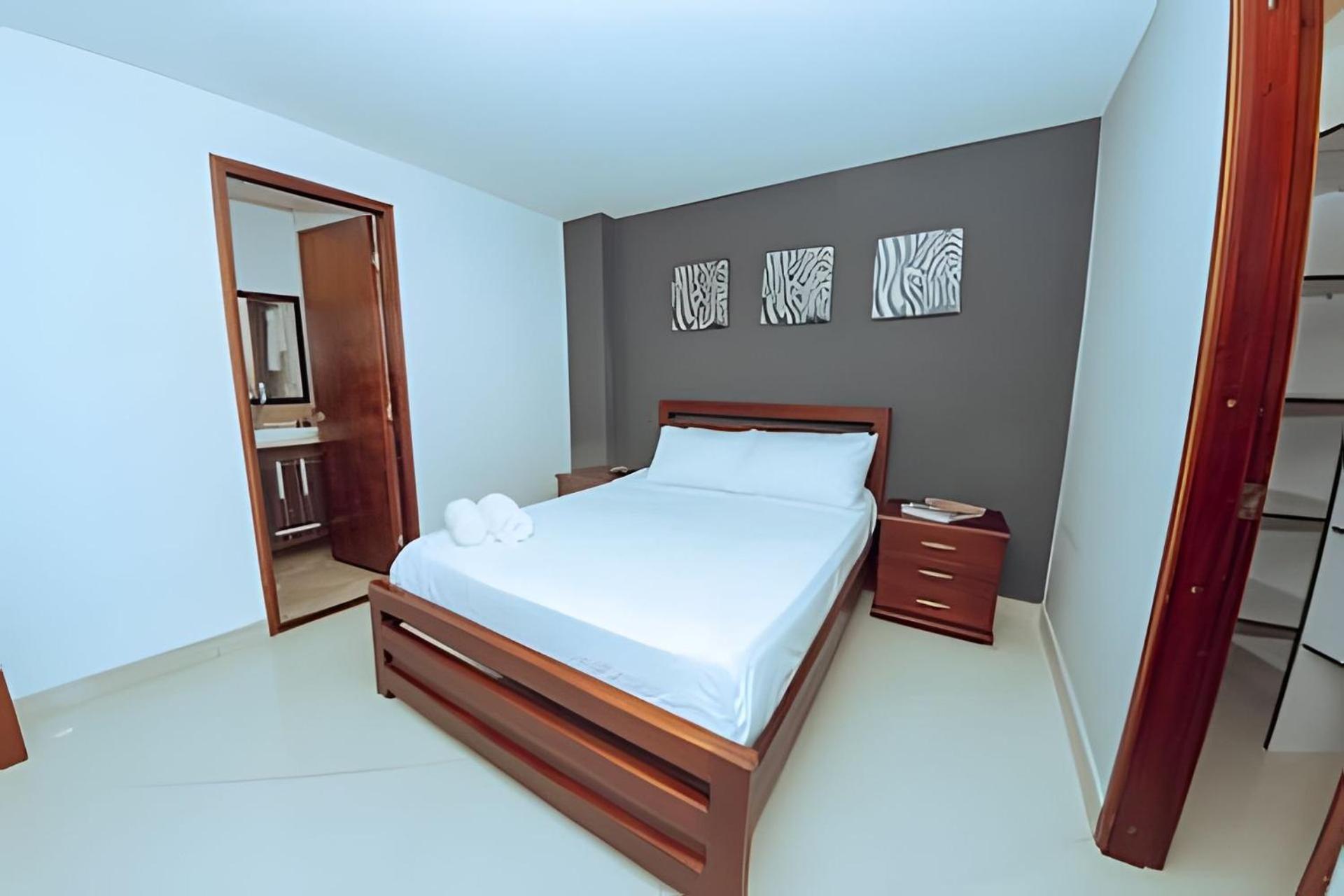 Apartment Ed Santo Tomas Laureles Medellin