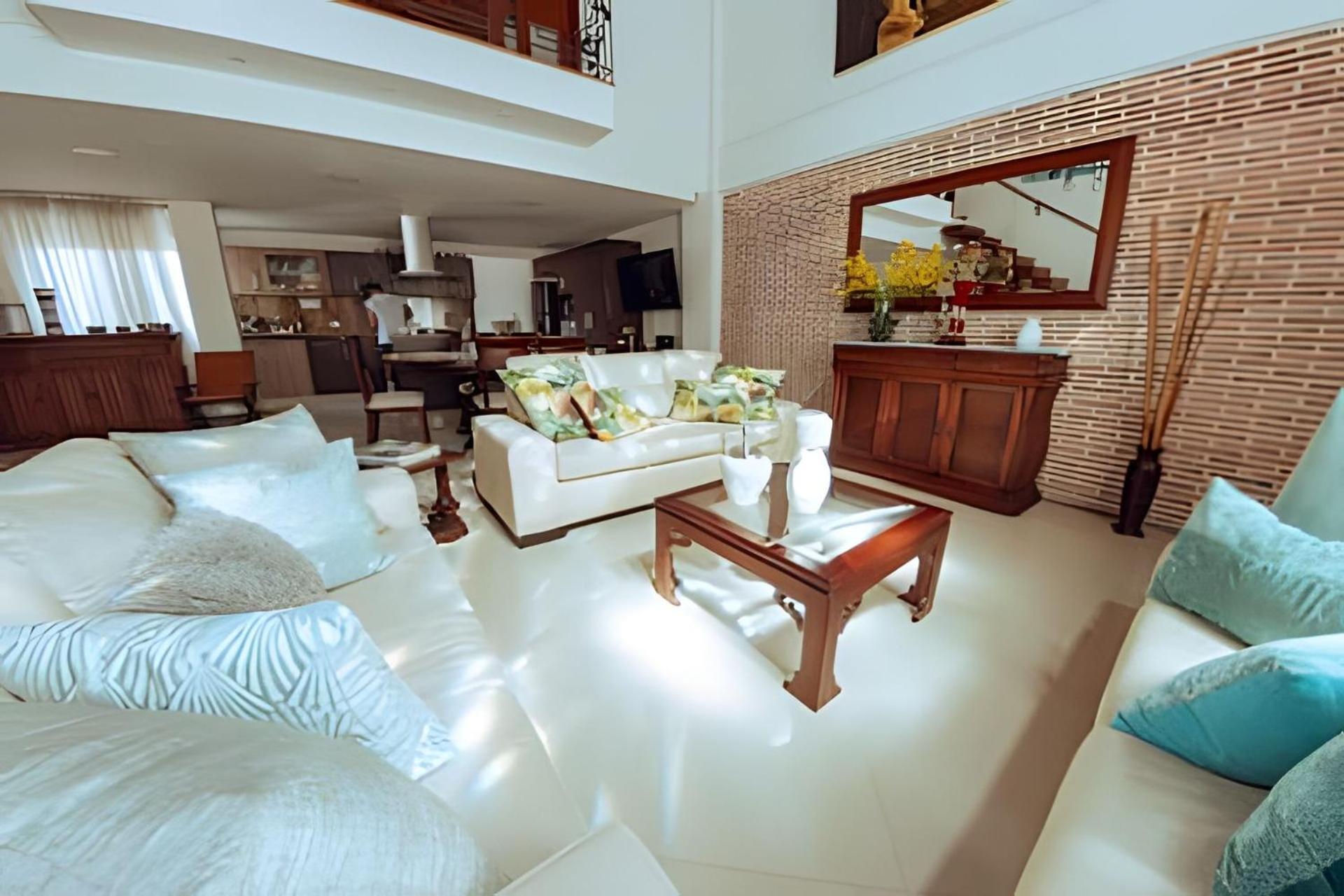 Ed Santo Tomas Laureles Medellin * Medellin