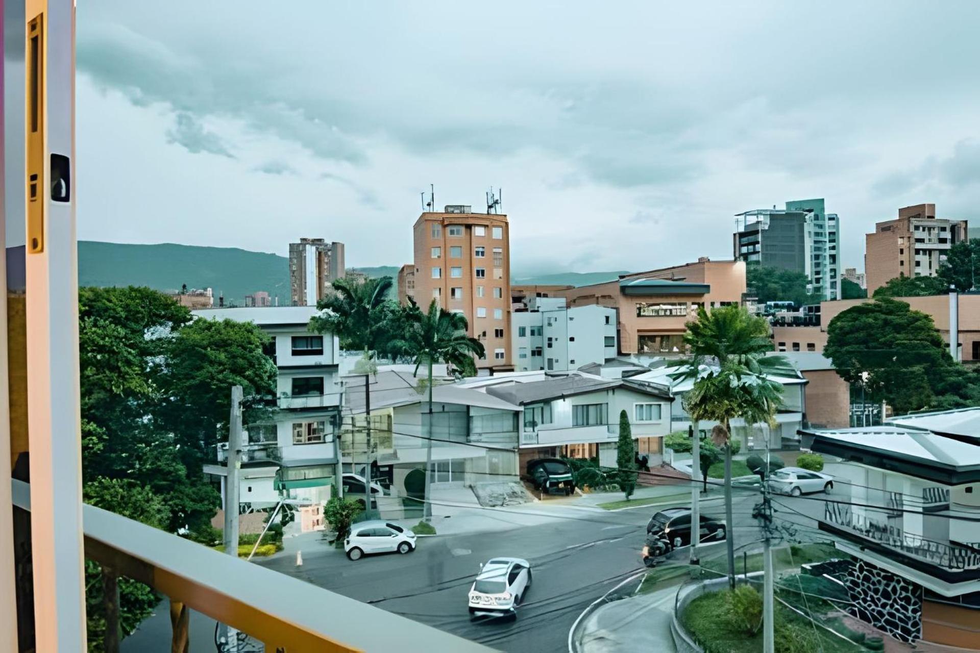 Ed Santo Tomas Laureles Medellin Medellin