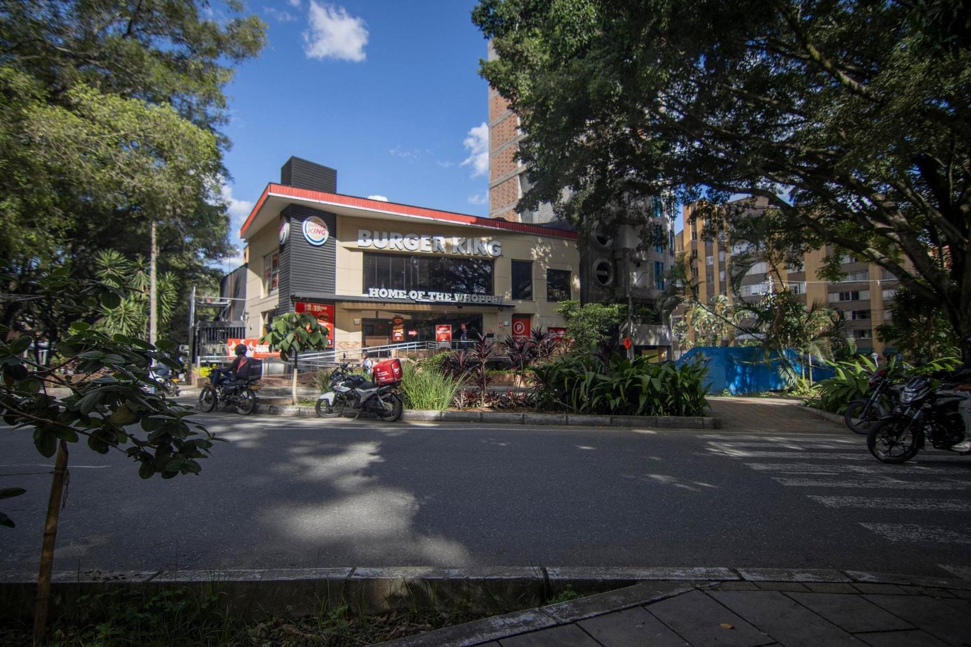 Apartment Ed Santo Tomas Laureles Medellin