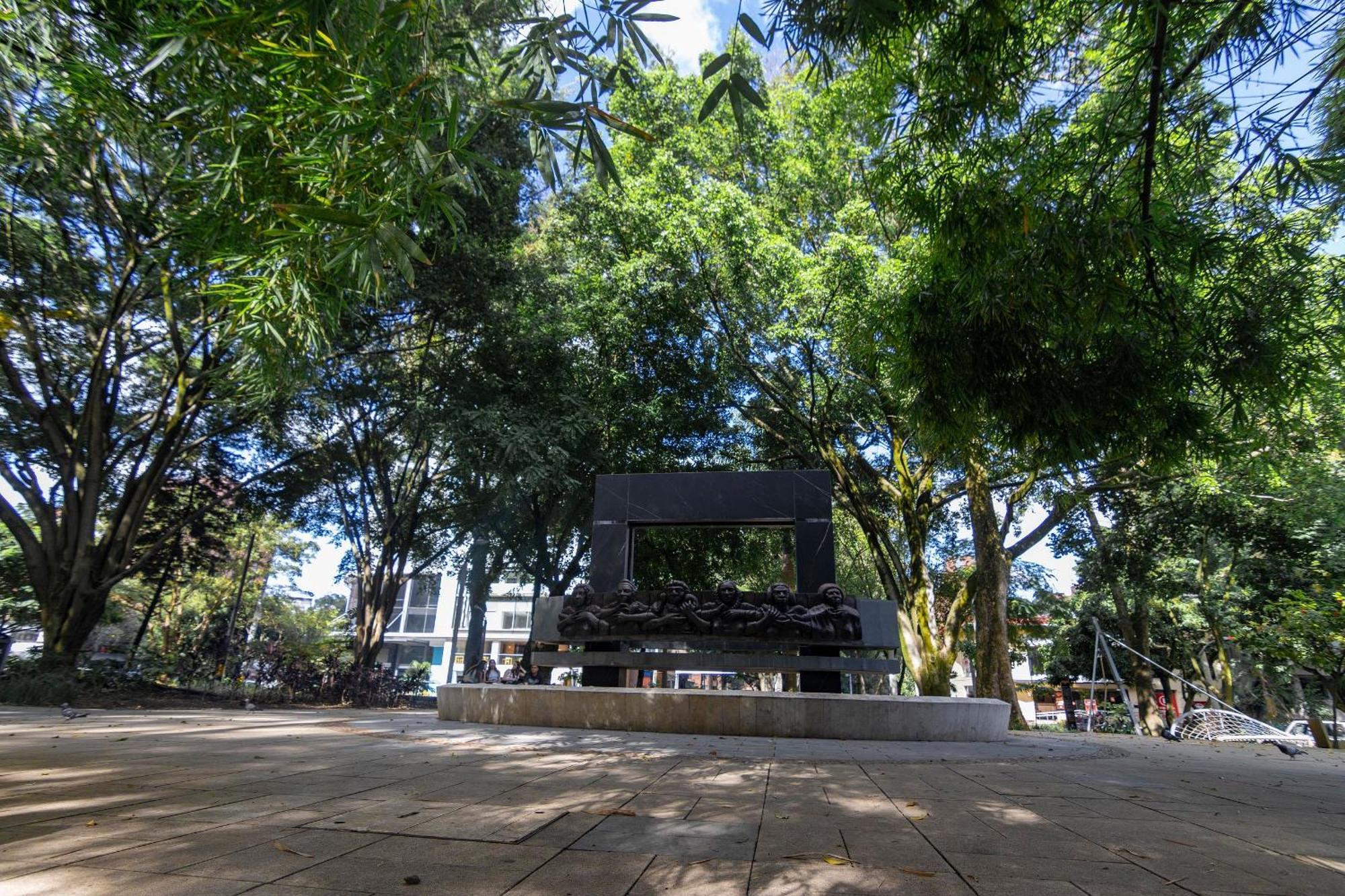 Apartment Ed Santo Tomas Laureles Medellin