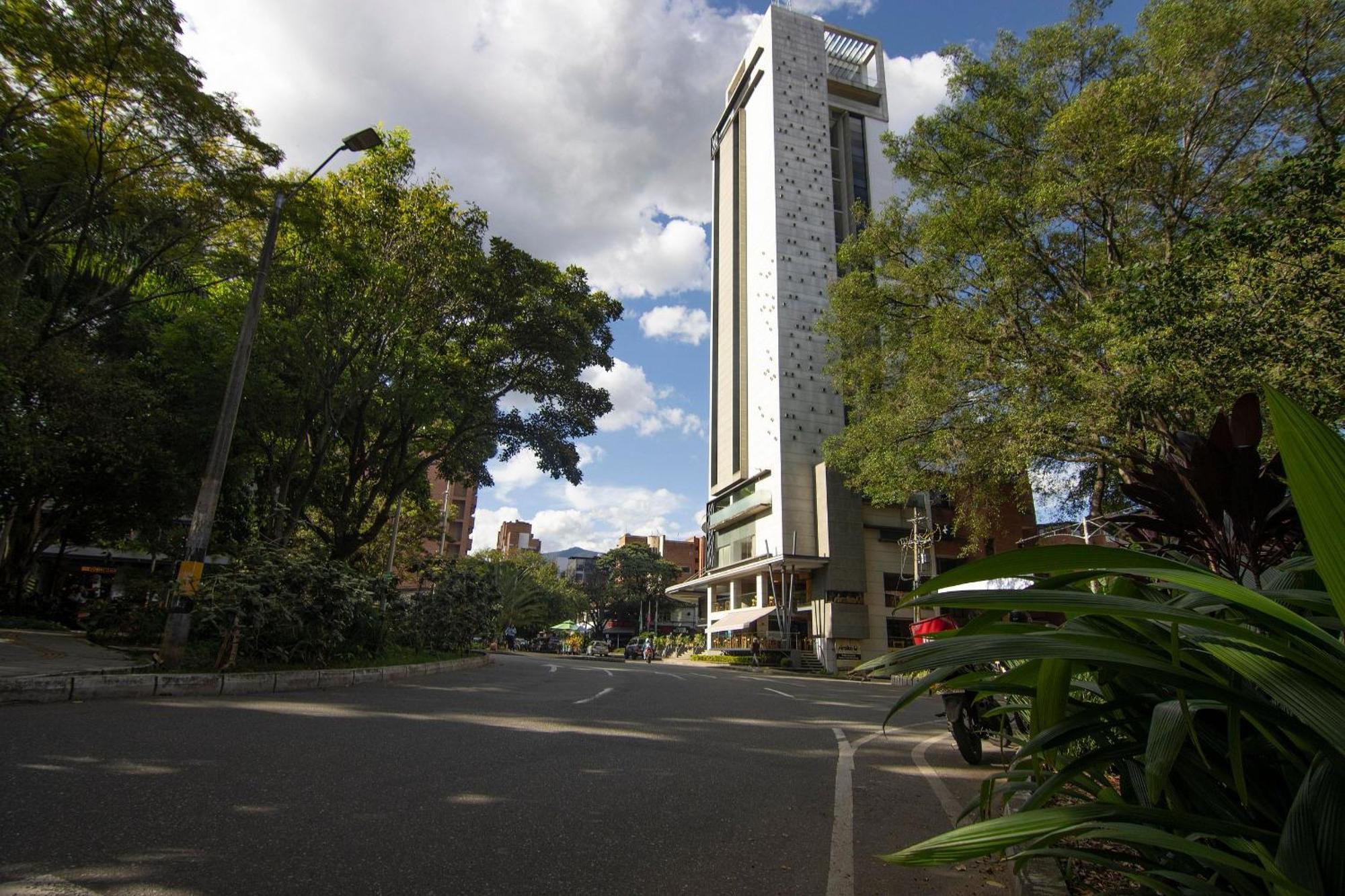 Ed Santo Tomas Laureles Medellin Apartment *