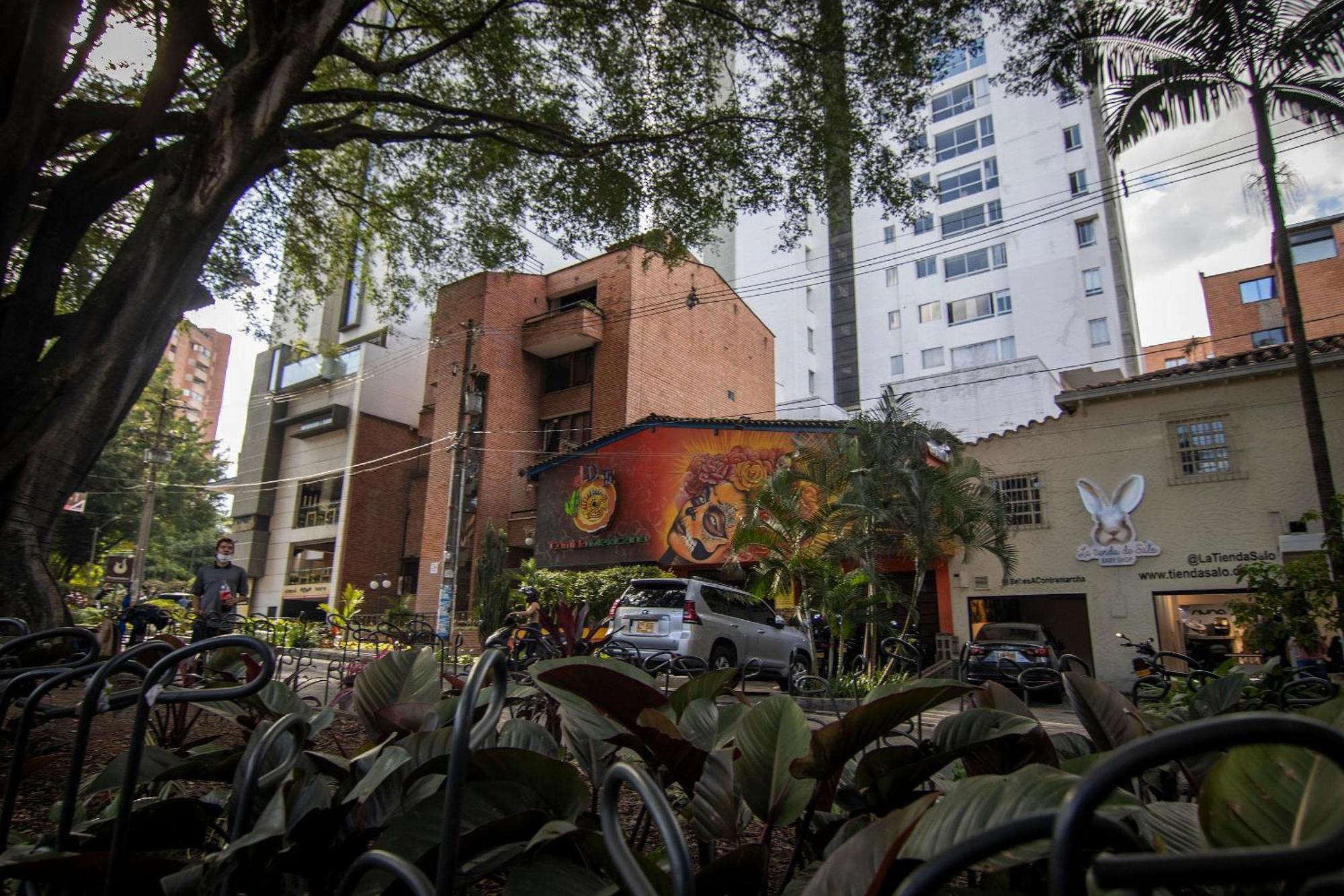 Apartment Ed Santo Tomas Laureles Medellin *