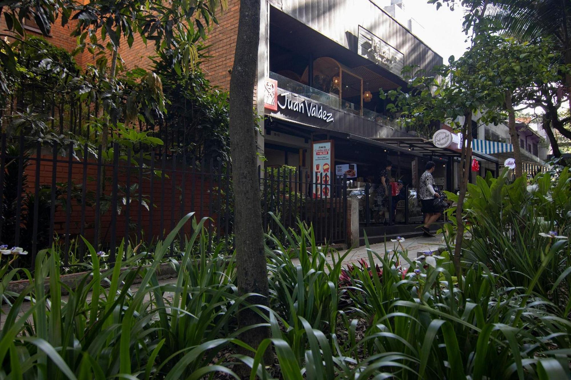 Ed Santo Tomas Laureles Medellin Apartment *